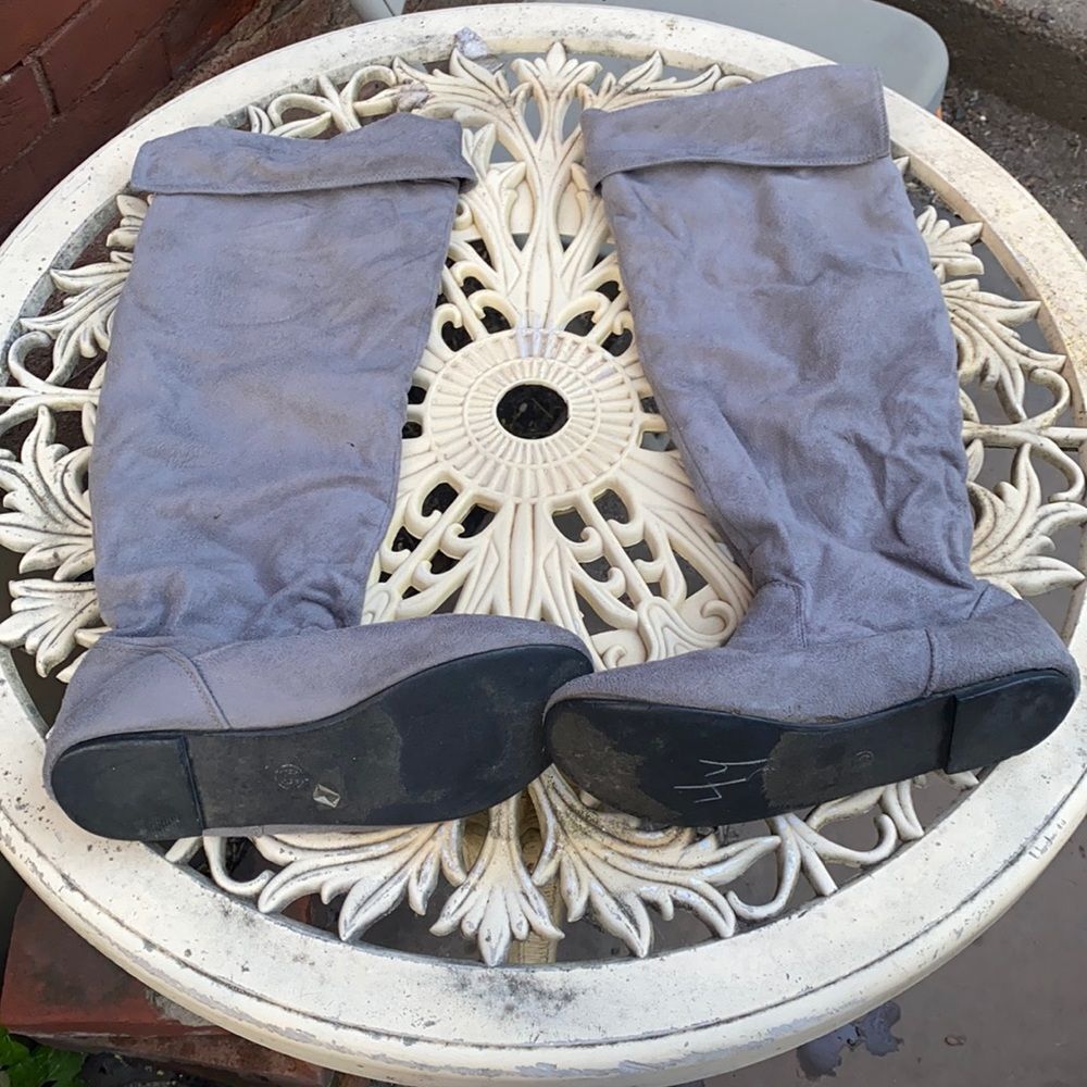 Gray boots sz. 6.5